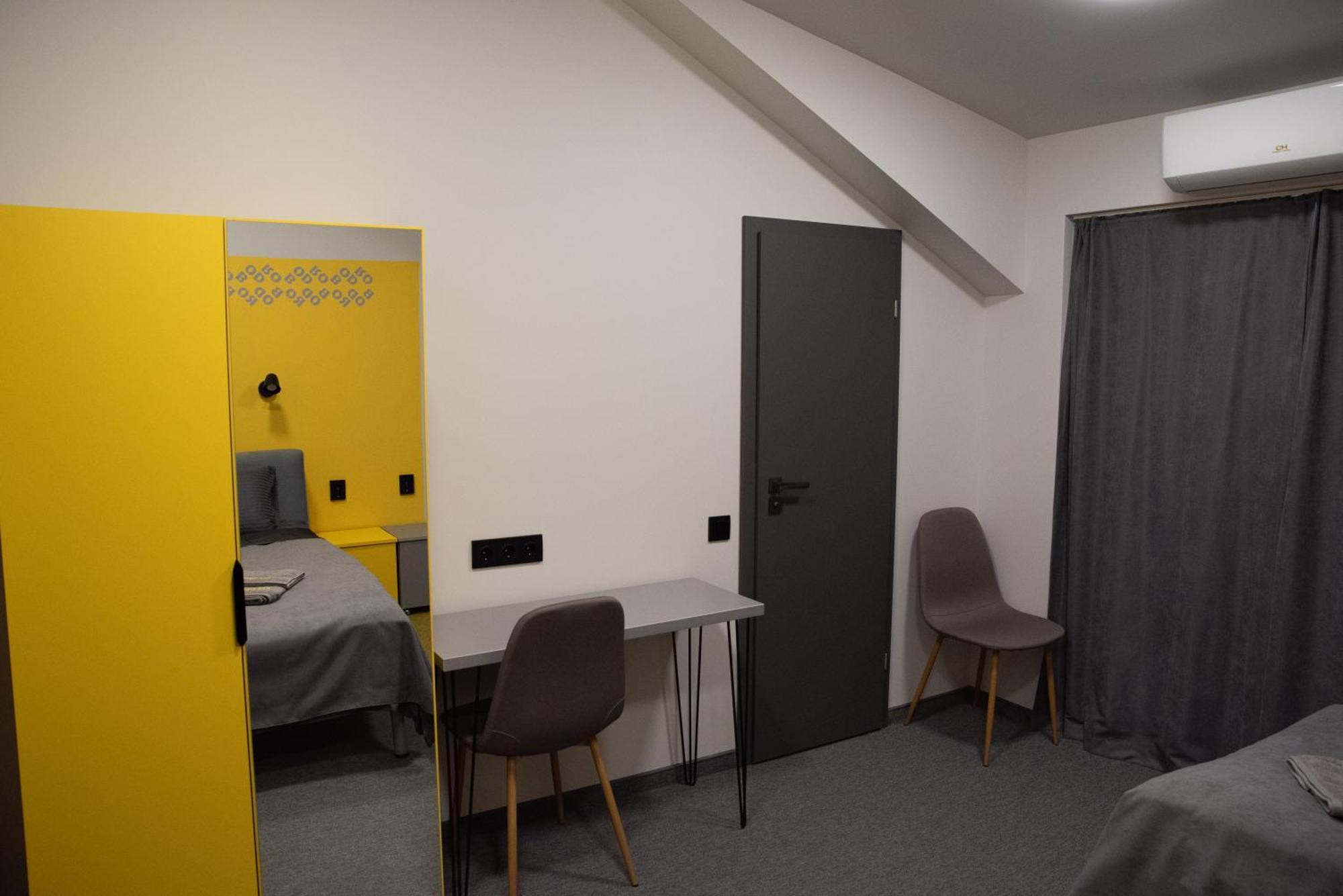 Готельні Кімнати Bodro Clinic Novovolyns'k エクステリア 写真