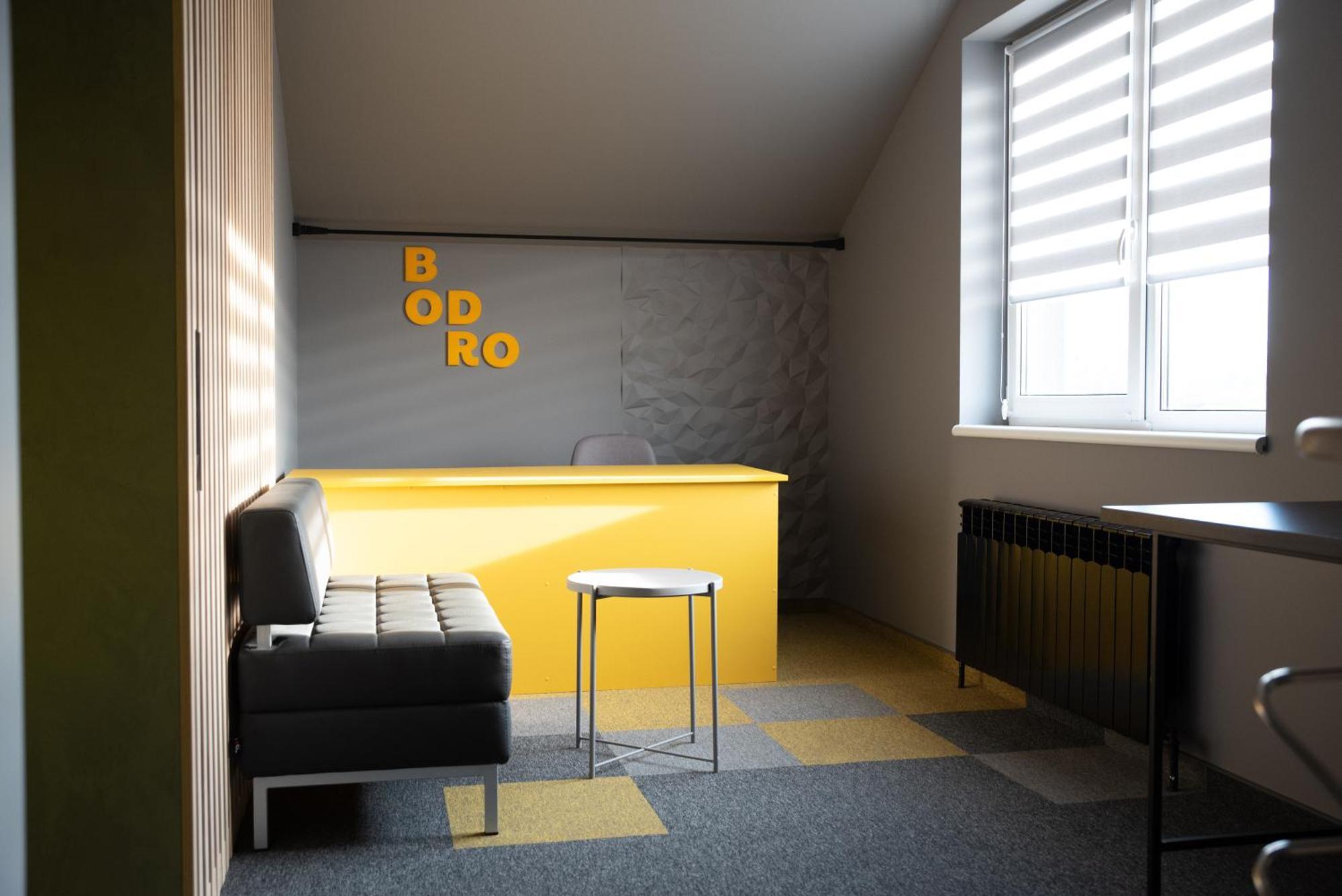 Готельні Кімнати Bodro Clinic Novovolyns'k エクステリア 写真